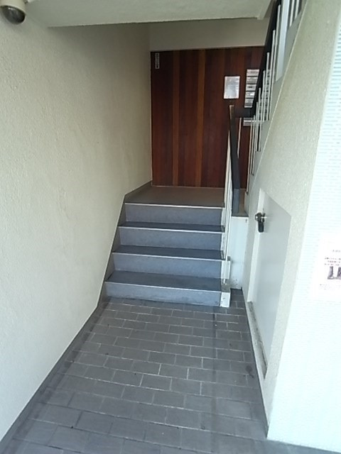 リーストラクチャー南武庫之荘のエントランス