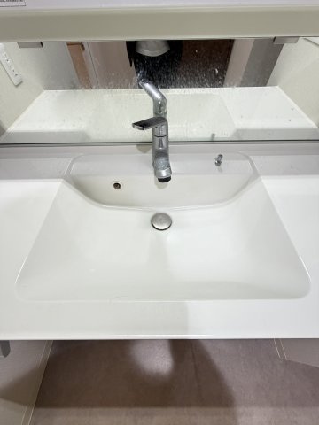 神戸海岸通　萬利Residenceの洗面所