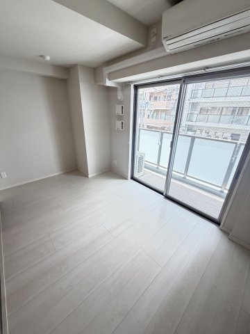 神戸海岸通　萬利Residenceの洋室