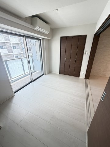 神戸海岸通　萬利Residenceの洋室
