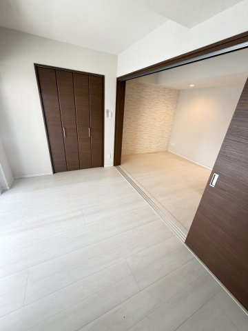 神戸海岸通　萬利Residenceの洋室