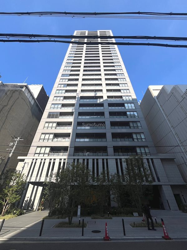クレヴィアタワー御堂筋本町の外観