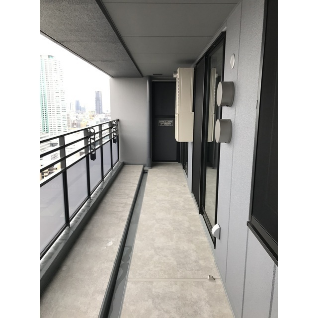 クレヴィアタワー御堂筋本町のバルコニー