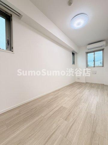 S－RESIDENCE駒場東大前の寝室|広くて明るい寝室