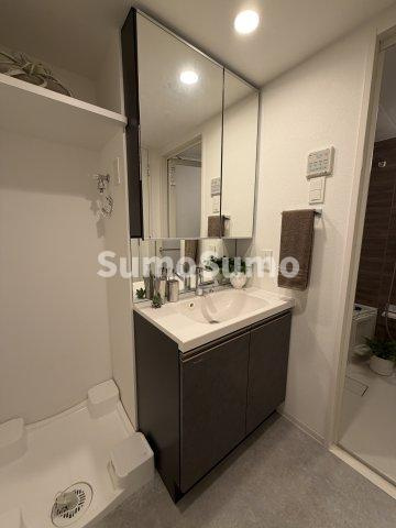 S－RESIDENCE駒場東大前の洗面所|明るい洗面所です
