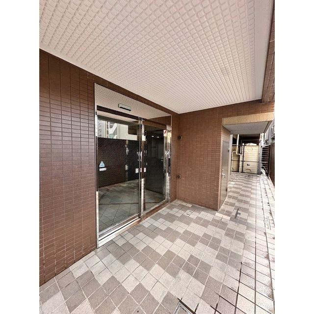 コアマンション藤崎のエントランス