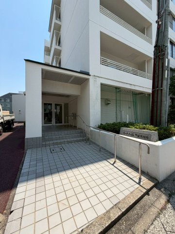 パーク・ハイム芦屋呉川町のエントランス