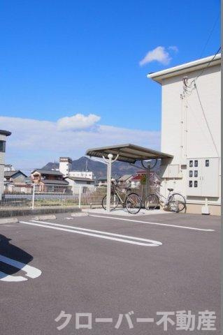 メゾン　ド　クレールＡの駐車場
