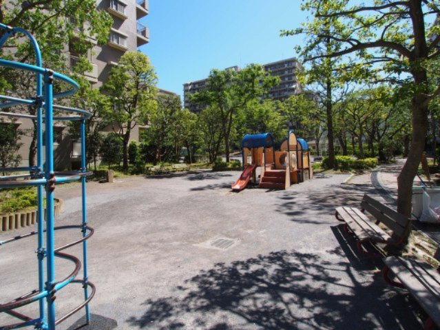 マンションの敷地内