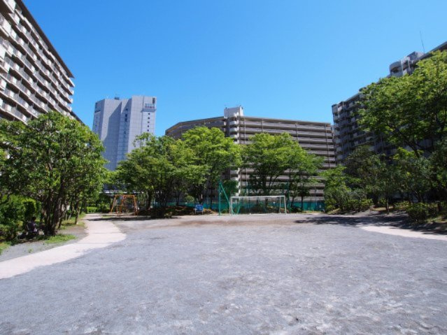 マンションの敷地内