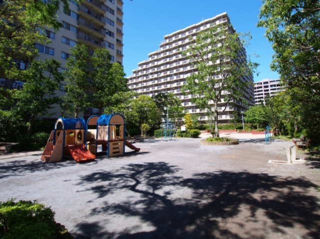 マンションの敷地内