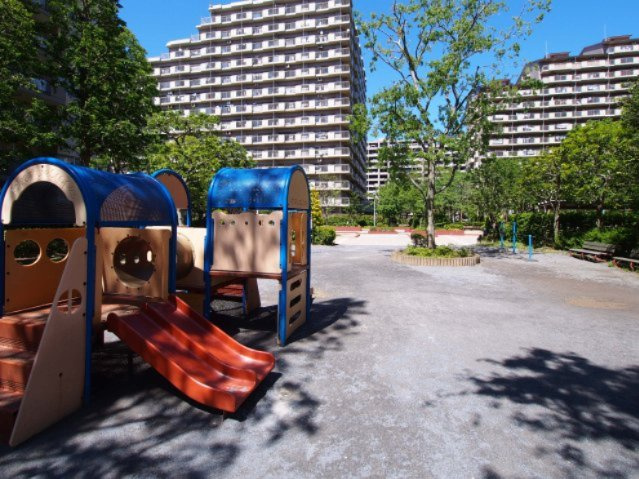 マンションの敷地内