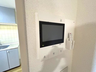 【防犯設備】 | トーカンマンション山根町サウスウィング | TVモニタ付きインターホン　来客時も安心して対応できます