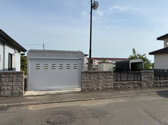 北見市美山町南８丁目４５番地３８　平家建中古売家の駐車場