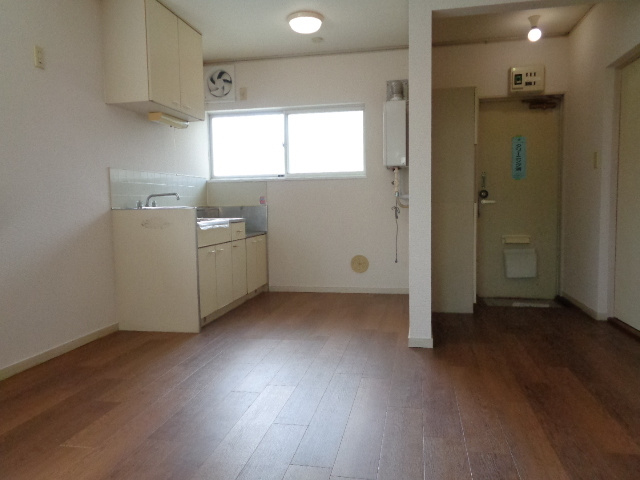 ドミール新町の居間・リビング