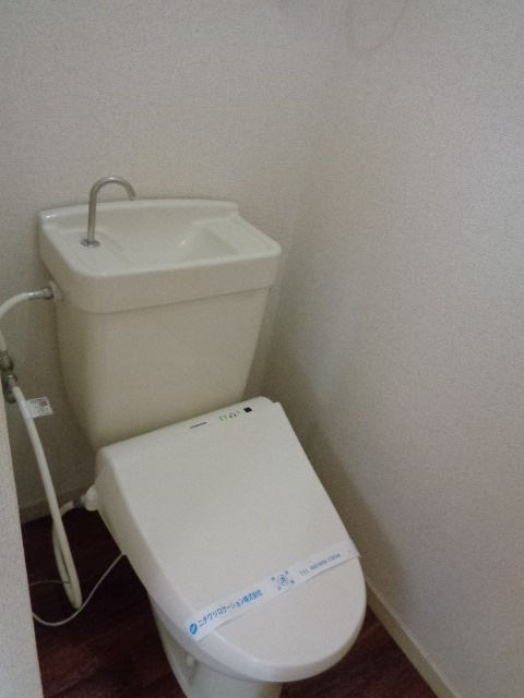 ドミール新町のトイレ|トイレはうれしいウォシュレット付