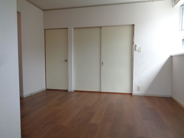ドミール新町の居間・リビング