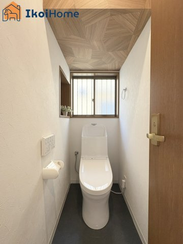 神戸市西区伊川谷町有瀬　中古戸建のトイレ|【ホームページに現地動画掲載中】●年中無休：当日予約可●各階は節水タイプのウォッシュレット付お手洗い
