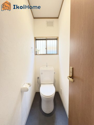 神戸市西区伊川谷町有瀬　中古戸建のトイレ|【ホームページに現地動画掲載中】●年中無休：当日予約可●トイレが2か所あるので夜中も安心です。