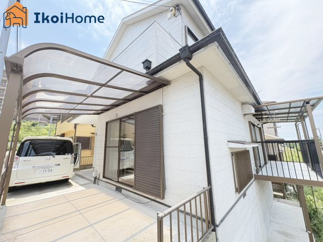 神戸市西区伊川谷町有瀬　中古戸建のエントランス|【ホームページに現地動画掲載中】●年中無休：当日予約可●南向きで陽当たり良好！駐車4台可能です！