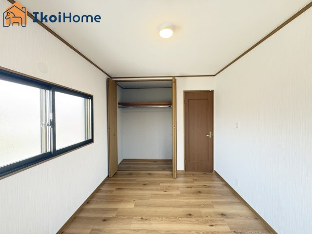 神戸市西区伊川谷町有瀬　中古戸建の寝室|【ホームページに現地動画掲載中】●年中無休：当日予約可●2階は3部屋あり、窓も多く陽当たり通風良好！