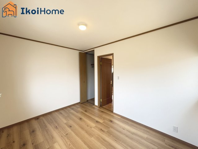 神戸市西区伊川谷町有瀬　中古戸建の子供部屋|【ホームページに現地動画掲載中】●年中無休：当日予約可●フローリング材はナチュラルな美しさです！