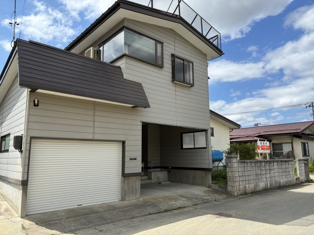 米沢市林泉寺１丁目　二階建て中古住宅