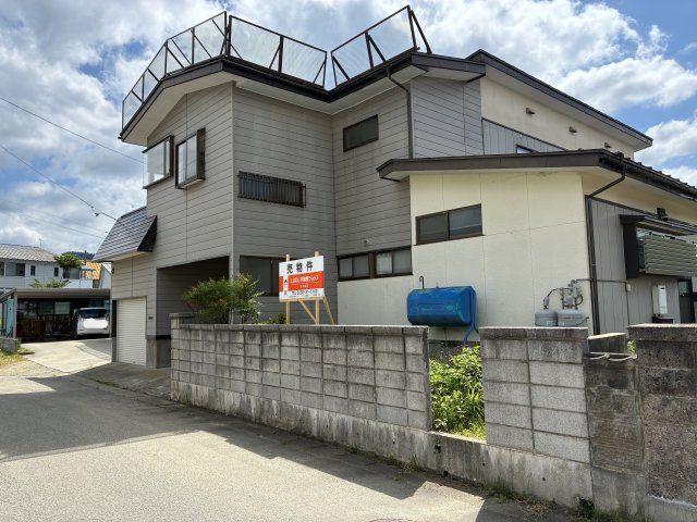 米沢市林泉寺１丁目　二階建て中古住宅の外観