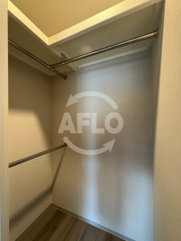 アーバネックス天満橋Frontの収納|アーバネックス天満橋Fron　ウォークインクローゼット
