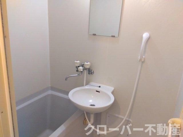 レオパレスシャルム瀬戸の浴室