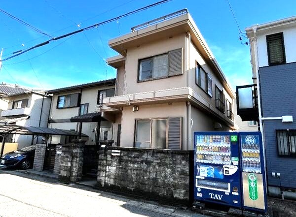 小牧原新田貸家の外観