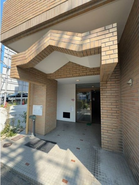レスカール星ヶ丘の玄関