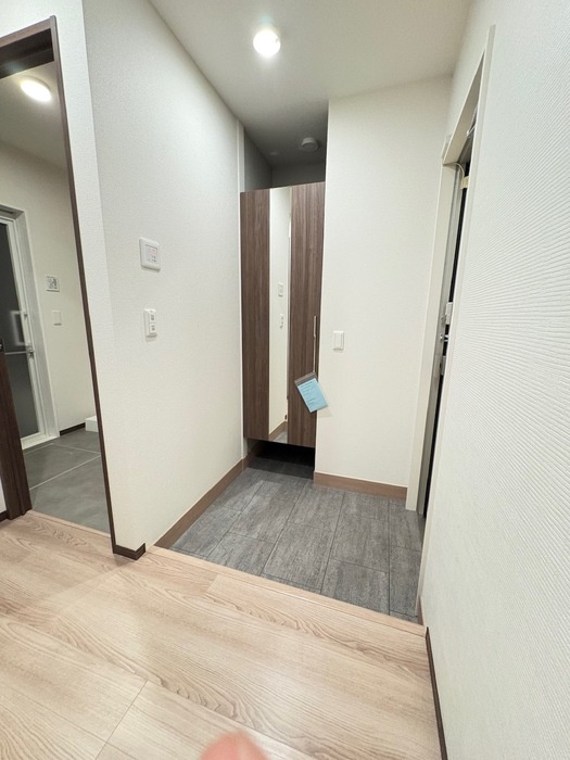 D-residence南蔵王町1丁目Wの玄関