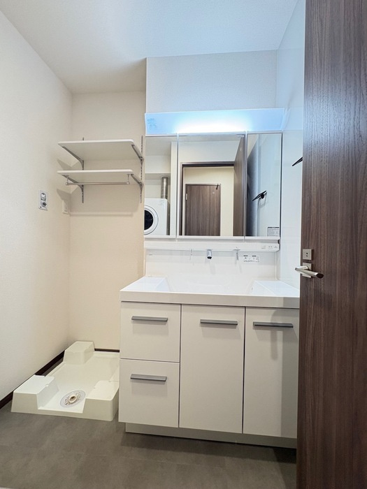 D-residence南蔵王町1丁目Wの洗面所