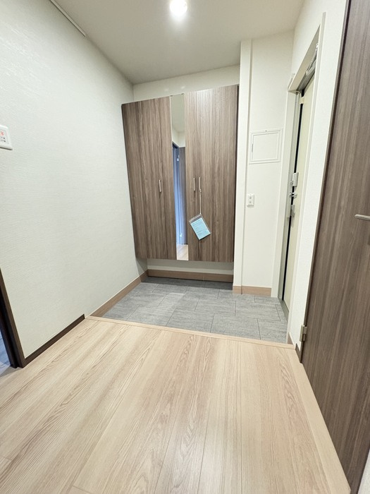 D-residence南蔵王町1丁目Wの玄関