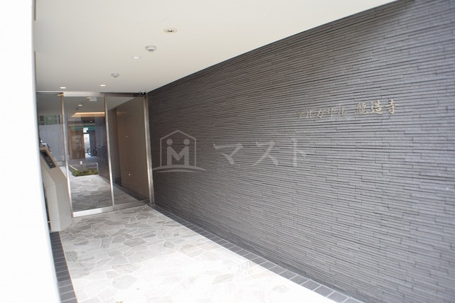 サムティ上町台龍造寺のロビー