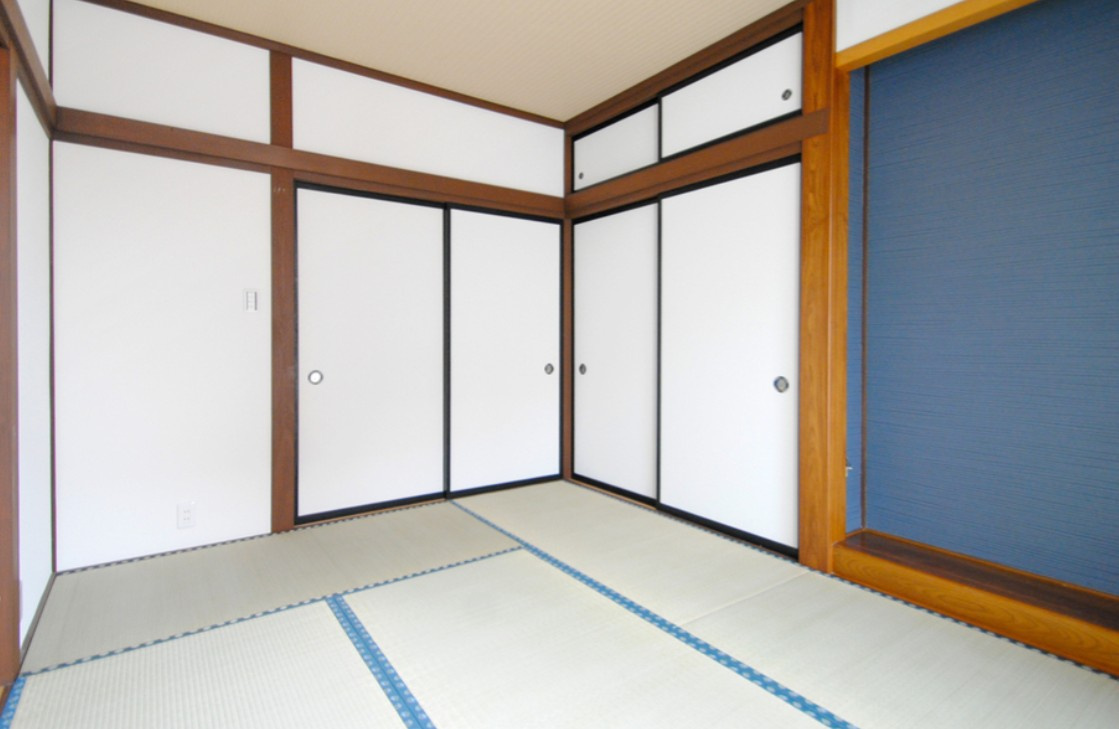 上田市上野　中古戸建の和室|井草の匂いで落ち着く和室もございます