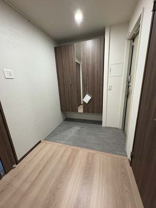D-residence南蔵王町1丁目Wの玄関