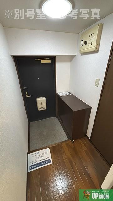 レジデンス旭の玄関