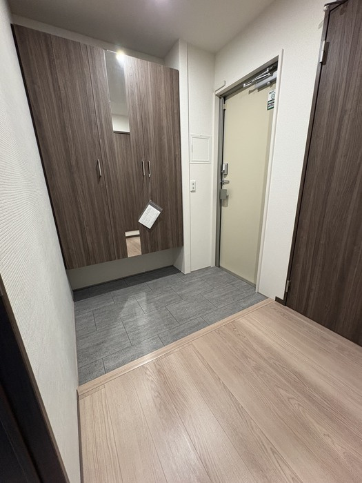 D-residence南蔵王町1丁目Wの玄関