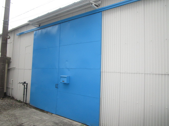 横浜市港北区新羽町の倉庫