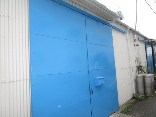 横浜市港北区新羽町の倉庫