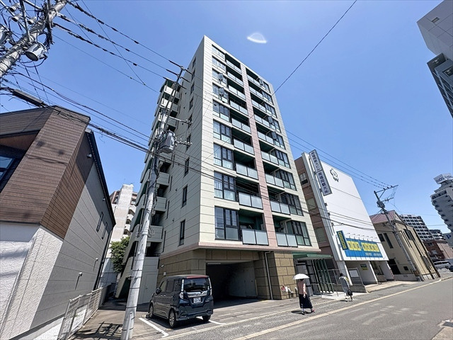 藤8番館の外観