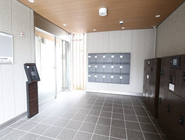 熊本市中央区京町２丁目のアパートのエントランス