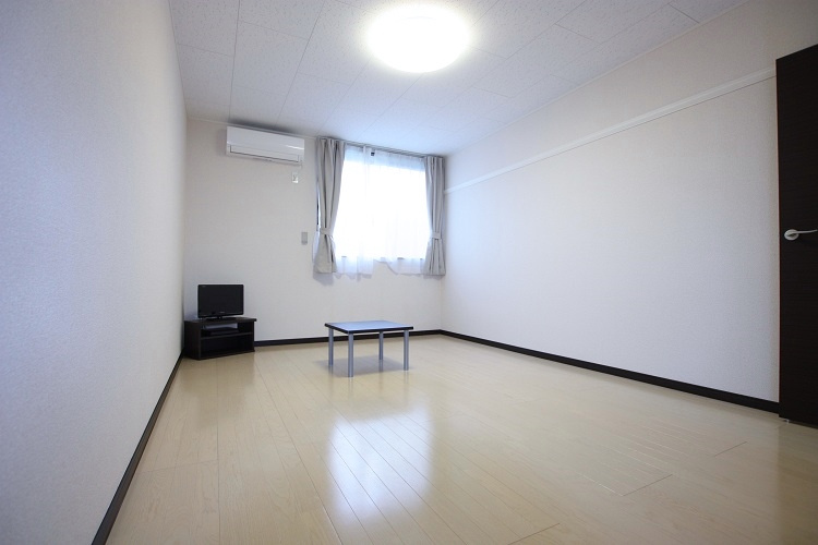 レオネクスト地行場の居間・リビング|島根　松江　家具　家電　社宅　マンスリー