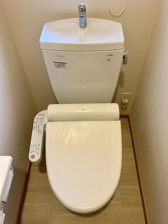 上連雀戸建のトイレ