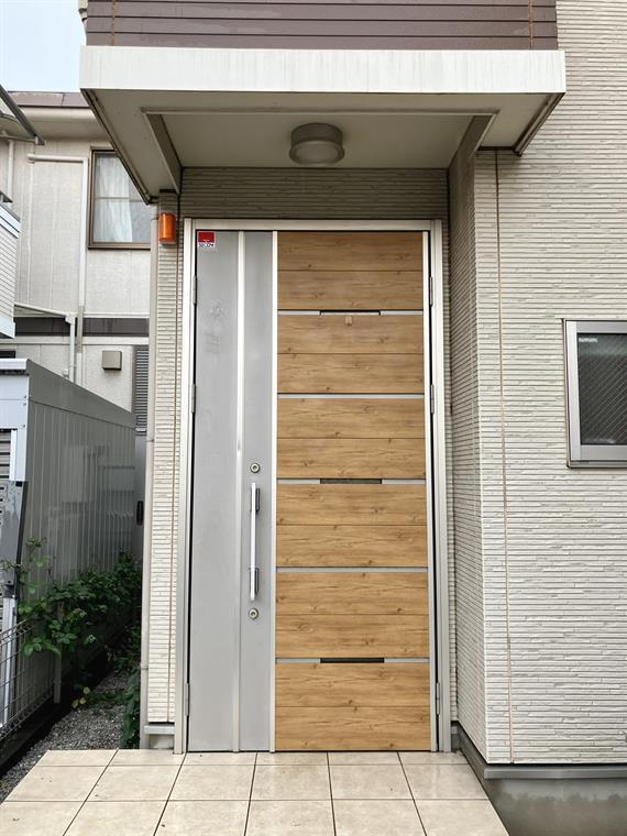 上連雀戸建のエントランス