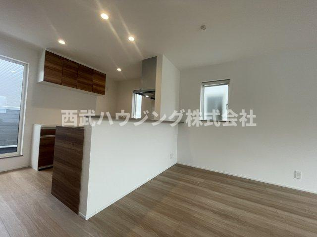 【仲介手数料無料】所沢市寿町　全３棟　Ｂ号棟　所沢市の不動産なら西武ハウジングの居間・リビング
