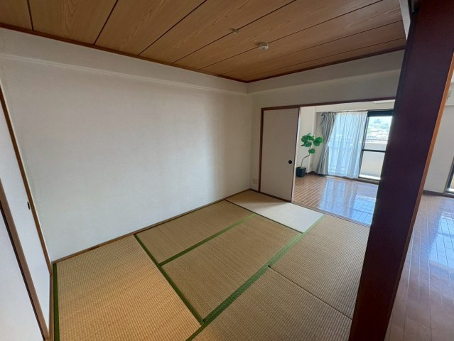 スカール喜多川の和室