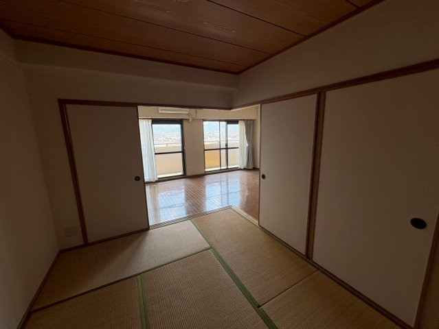 スカール喜多川の和室